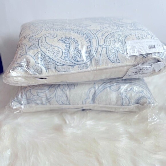 New  (2 set)Harbor Chelsea blue and white Oblong Decorative Pillow Size 12x18 - Picture 4 of 4